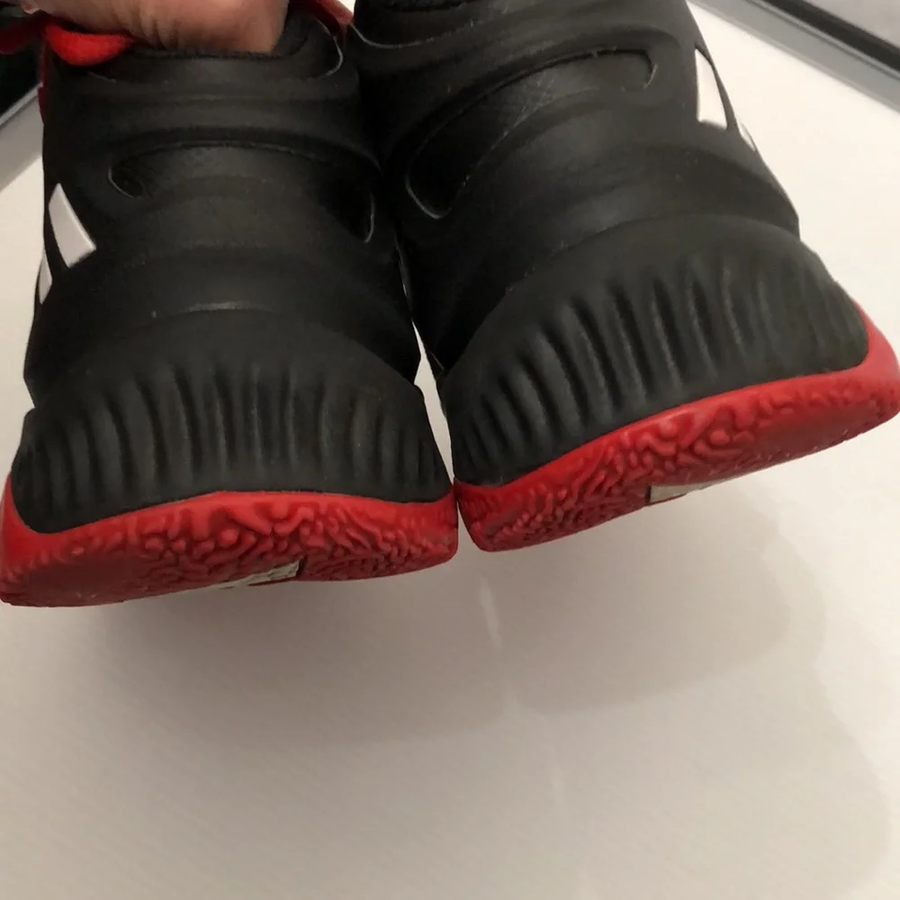 ADIDAS RED BLACK BASKETBALL SNEAKERS MENS SIZE 8